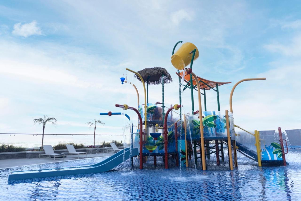 Novotel Jumeirah Village Triangle Dubai Exterior foto